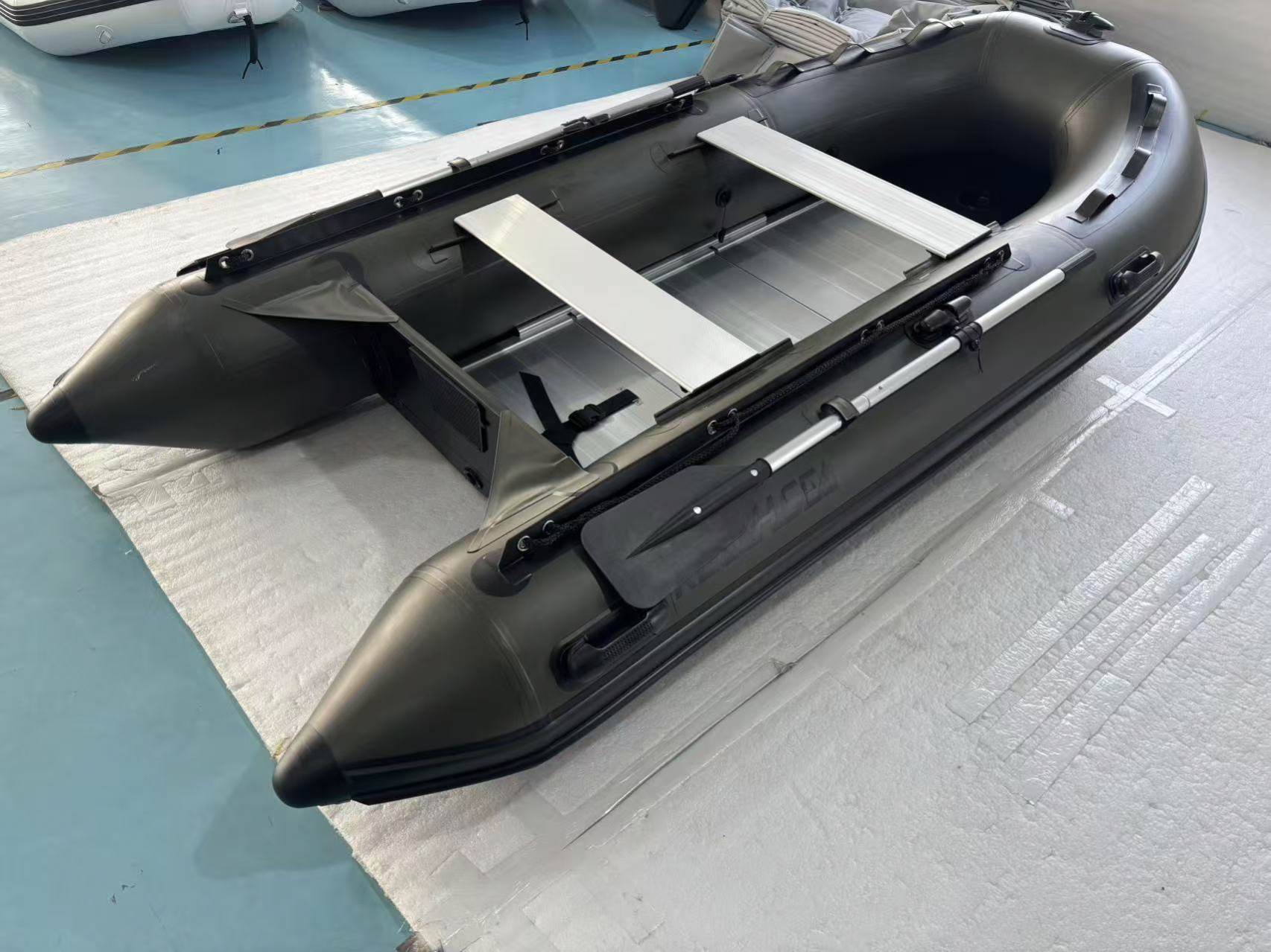 Barco Inflável de PVC com Fund - Inflatable Boat 4 Person avaliação e preço